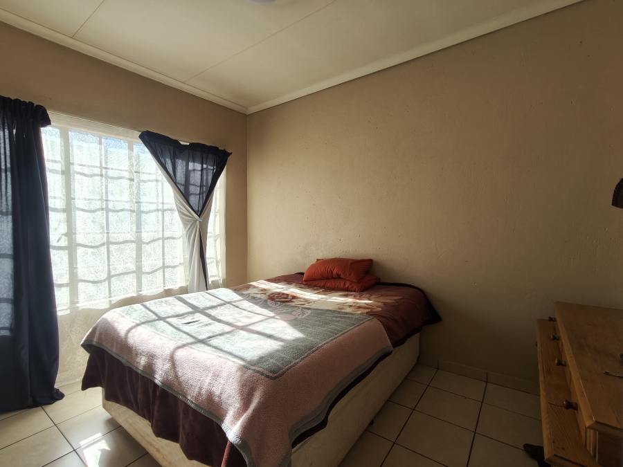 2 Bedroom Property for Sale in Waterval East North West
